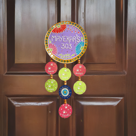 Lippan Art Round Shape Nameplate with Pet Names Hanging
